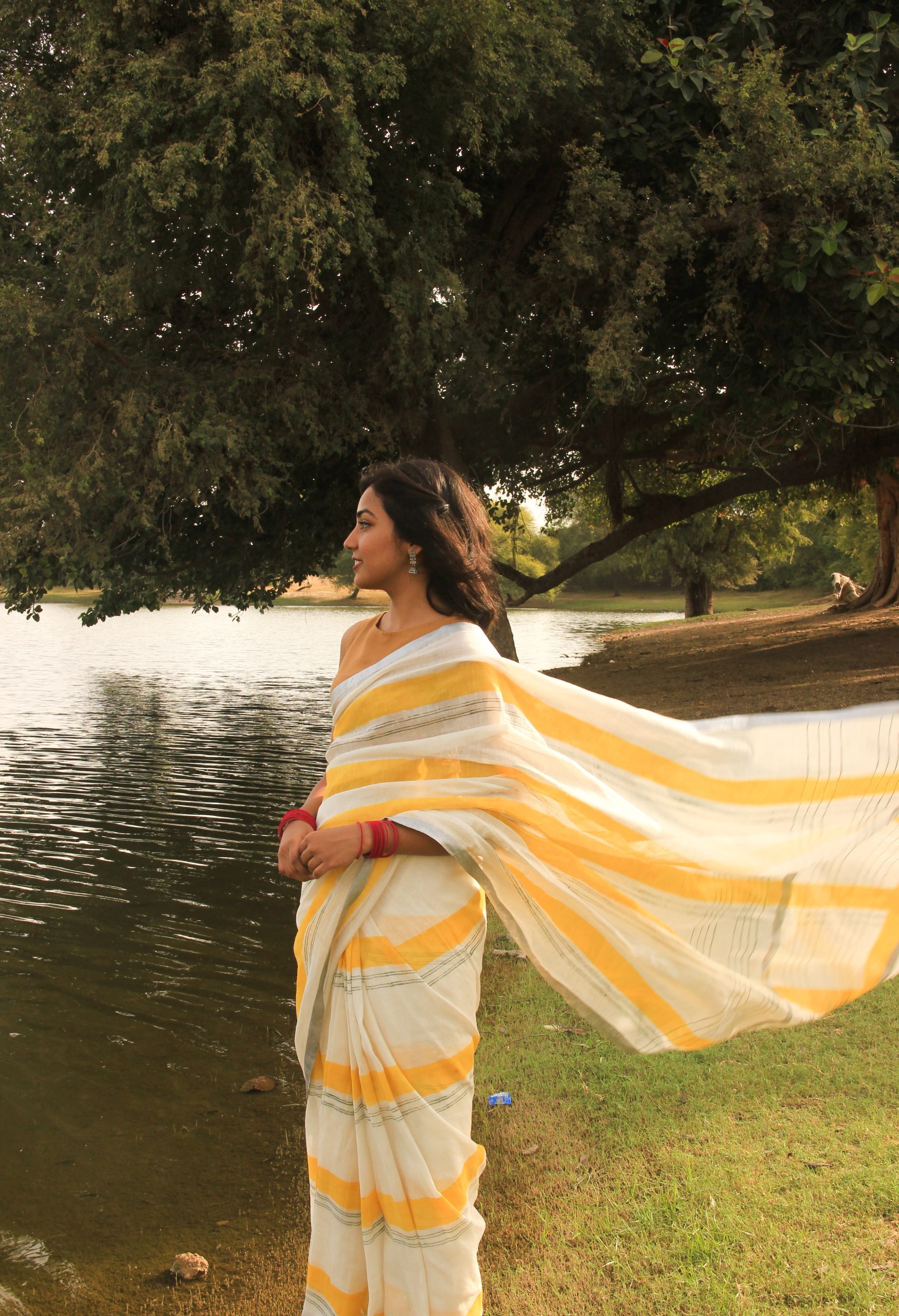 sunday sun sari