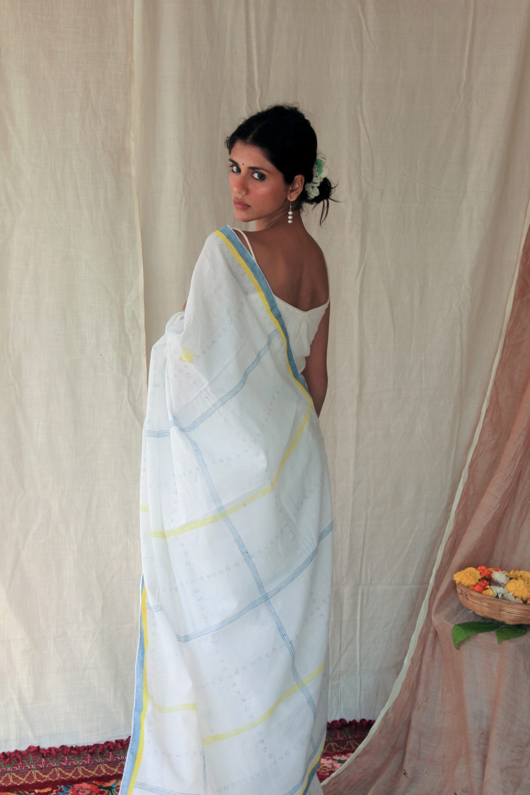 Urmi White Bandhej Saree - Image 5